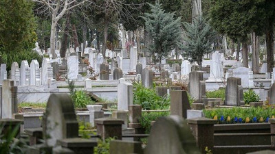 AKP'li belediye mezarlara zam yaptı
