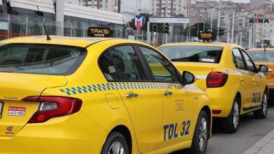 İBB'nin minibüsleri taksiye dönüştürme kararına durdurma