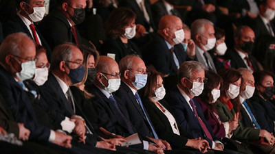 Kılıçdaroğlu'nun yanında dikkat çeken isim! Konserde tüm gözler onun üzerindeydi