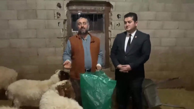 Yem alamadığı için hayvanları ölen çiftçi isyan etti. Bakın bu kıtlığın habercisidir