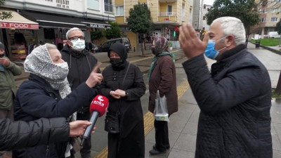 Ekmek kuyruğundaki teyze ‘Niye hep biz şükrediyoruz ya biraz da zenginler şükretsin’