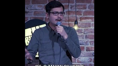 Badem bıyıklı solcu komedyenin konuşması kahkahaya boğdu