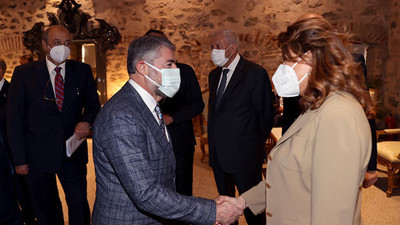 Bakan Nebati iş insanlarından 100 milyon dolar bozdurmasını istedi! Merkez Bankası 2 milyar dolar satıyor da noluyor