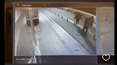 Ayhan Sicimoğlu kabus gecesini paylaştı. Moda'da iğrenç olay. Yoldan geçen adamın karısının üzerine işediler