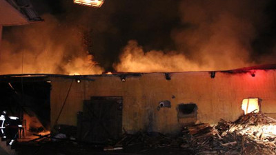 Kereste fabrikası 3 saatte kül oldu