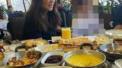 Gerekirse simit yenecek diyen Hülya Avşar'ın bu fotoğrafına sosyal medyada yorum yağıyor