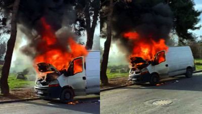 Minibüs alev topuna döndü