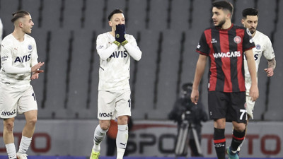 Fenerbahçe 9 kişi kalan Karagümrük'e diş geçiremedi