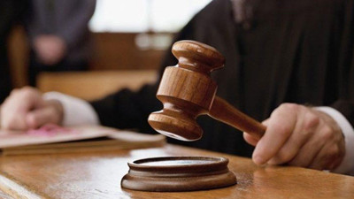 Eşini kitap ve çanta ile darp etti! Savcılık silah saydı