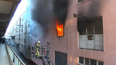 Bayrampaşa'da ayakkabı imalathanesinde yangın