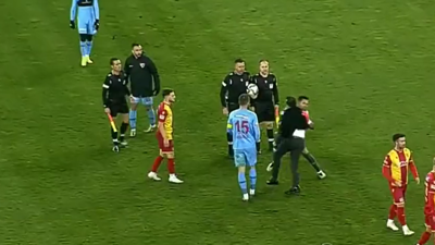 Maç biter bitmez Yeni Malatyaspor'un Başkanı Adil Gevrek hakeme saldırdı! Hüseyin Göçek sahadan çıkamadı