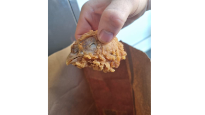 Ünlü restoran zinciri KFC'de mide bulandıran olay