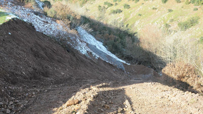 Dere yatağındaki koku ekipleri harekete geçirdi!