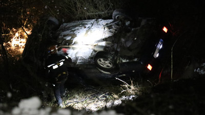 Otomobil uçuruma devrildi: 2 ölü