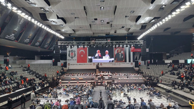 Beşiktaş'ta Fikret Orman’ın kulüpten ihracı için önerge verildi