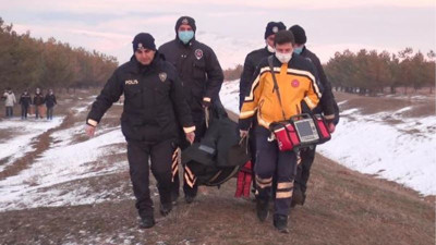 1 aydır kayıp olan gençten acı haber. Bedeni ormanda ağaca asılı halde bulundu