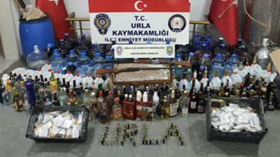 İzmir'de kaçak içki operasyonu. 6 gözaltı