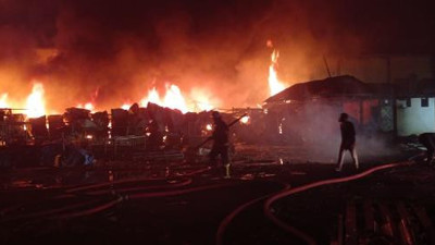 Düzce’de mobilya fabrikasında yangın