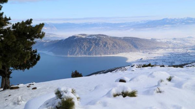 Salda Gölü'nde kış güzelliği