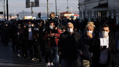 Bilim Kurulu Üyesi Şener'den Omicron varyantı uyarısı