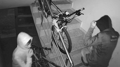 Apartmanda ayakkabı hırsızlığı