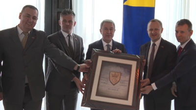 Bakan Akar’a Zenica'dan fahri vatandaşlık