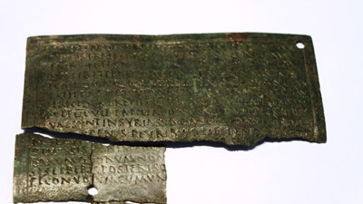 Perre Antik Kent'inde 1898 yıl öncesine ait bronz askeri diploma bulundu