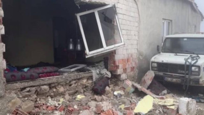 Dolar indi iktidara yakın yazar uçtu! Gurbetçilerden para yatırmalarını istedi