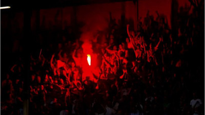 Belçika'nın Antwerp şehrinde taraftarlar Nazi selamı verdi