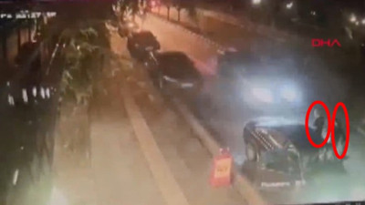 Mühendis ve valeyi öldürdü. Mühendis arabasına binmek üzereydi. vale arabayı getirmişti