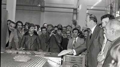 İBB arşivlerinden çıkan tarihi fotoğraf. Halk ekmek fabrikalarını açan halkçı Belediye başkanı Ahmet İsvan