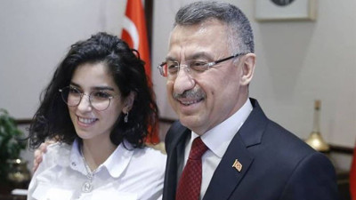 Elif Eda Güneş CHP'ye katıldı