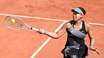 Naomi Osaka dört ay aranın ardından galibiyetle başladı