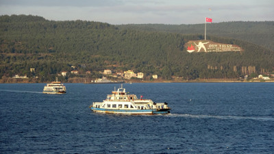 Gökçeada ile Bozcaada'da feribot seferleri iptal edildi
