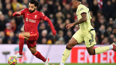 İngiltere'de dev maç ertelendi!