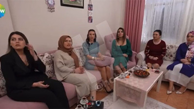 Show Tv'deki Gelin Evi programında görülmemiş entelektüel sohbet! Her şey duvardaki tabloyu sormasıyla başladı