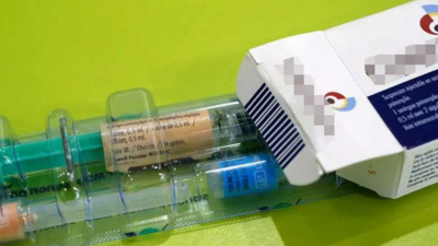 Ücretsiz olması istenilen aşı şimdi parayla bile alınamıyor