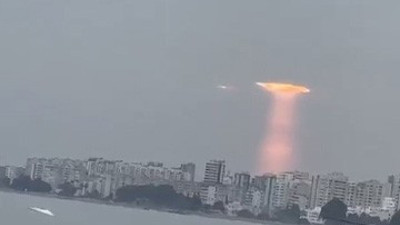 Mersin'de bulutların arasından bir anda göründü