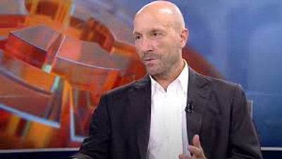 Flaş... Ünlü ekonomist Akçay inadına inadına faizi indirince döviz patladı gitti