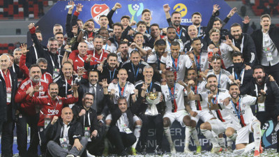 Önder Karaveli ve 3 futbolcunun daha testi pozitif çıktı. Beşiktaş'ı korana virüs vurdu