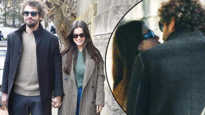 Set arası aşk öpücüğü!