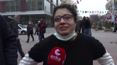 Atanamayan engelli genç ağlayarak isyan etti. Ne zaman bitecek bu çile