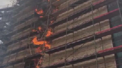 Sirkeci'deki tarihi Liman Han’da yangın. Restorasyonu devam ediyordu