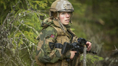 Terhis olan askerlere sütyen ve külotları iade edin çağrısı