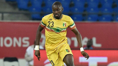 Malili futbolcu maç sırasında kalp krizi geçirdi