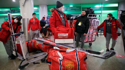 Sarhoş Milli Takım oyuncuları uçaktan atıldı