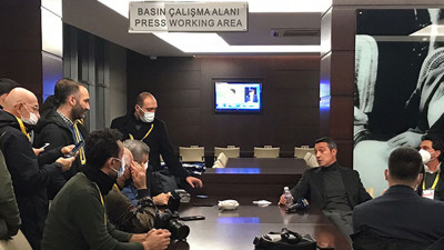 Helal olsun sana Ali Koç! Adana Demirspor maçı öncesi basın mensuplarının Gazeteciler Günü'nü tebrik etti