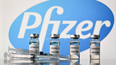Pfizer 4. doza gerek yok dedi. Ne yapacaklarını açıkladı