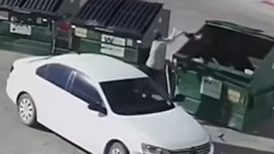 Vicdansız anne yeni doğan bebeğini çöpe attı. Bebek altı saat sonra çöpten çıkarıldı