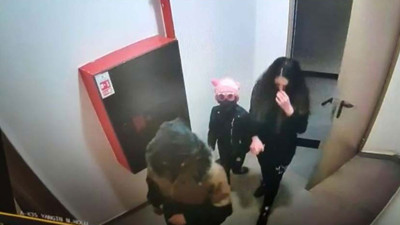 Üç kadından lüks sitede milyonluk soygun. Aile görünümünde geldiler